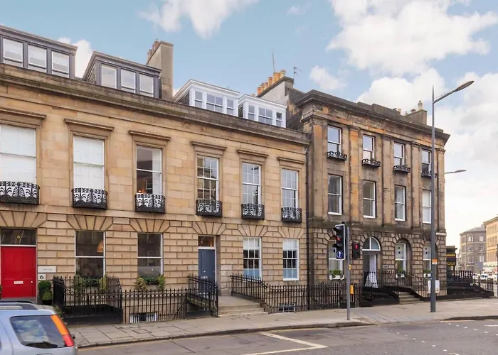 Joivy Luxurious 2Br Home Near Haymarket Station